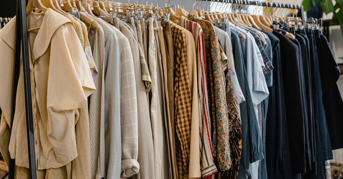 Comment choisir les bonnes couleurs pour votre dressing homme