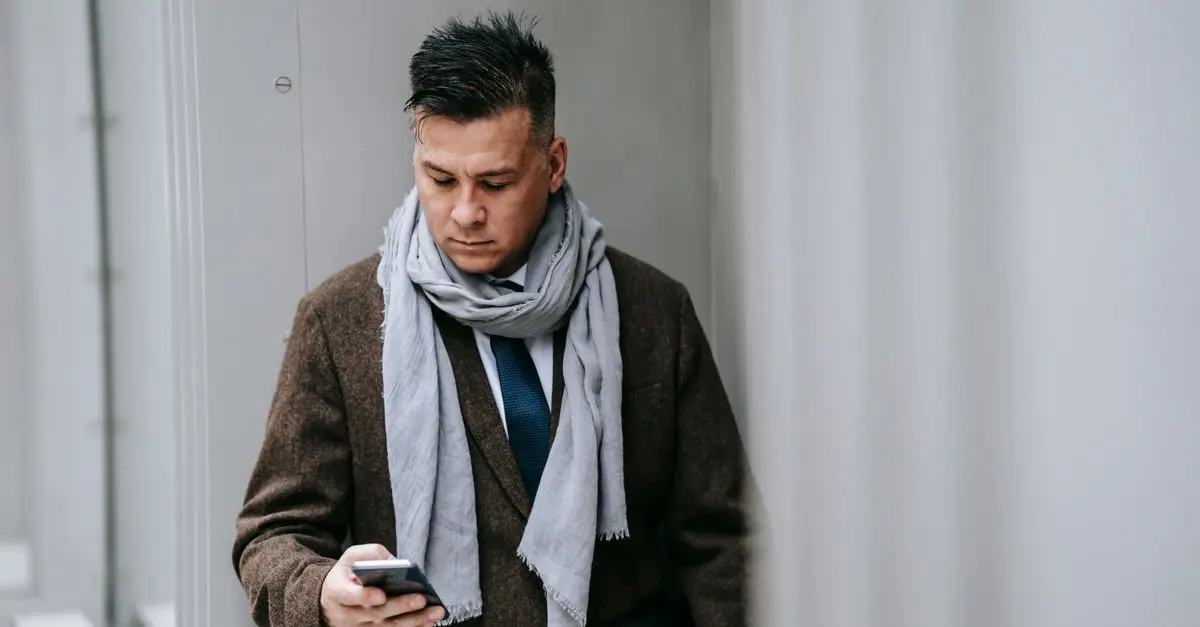 Comment Choisir les Accessoires Qui Élévent Votre Look Masculin