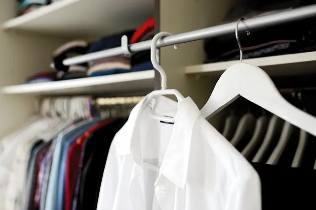 Les couleurs incontournables pour un dressing homme réussi