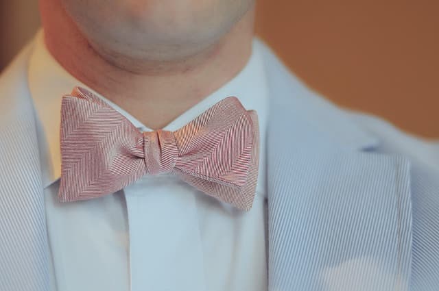 Comment Choisir les Accessoires Idéaux pour le Dressing Homme